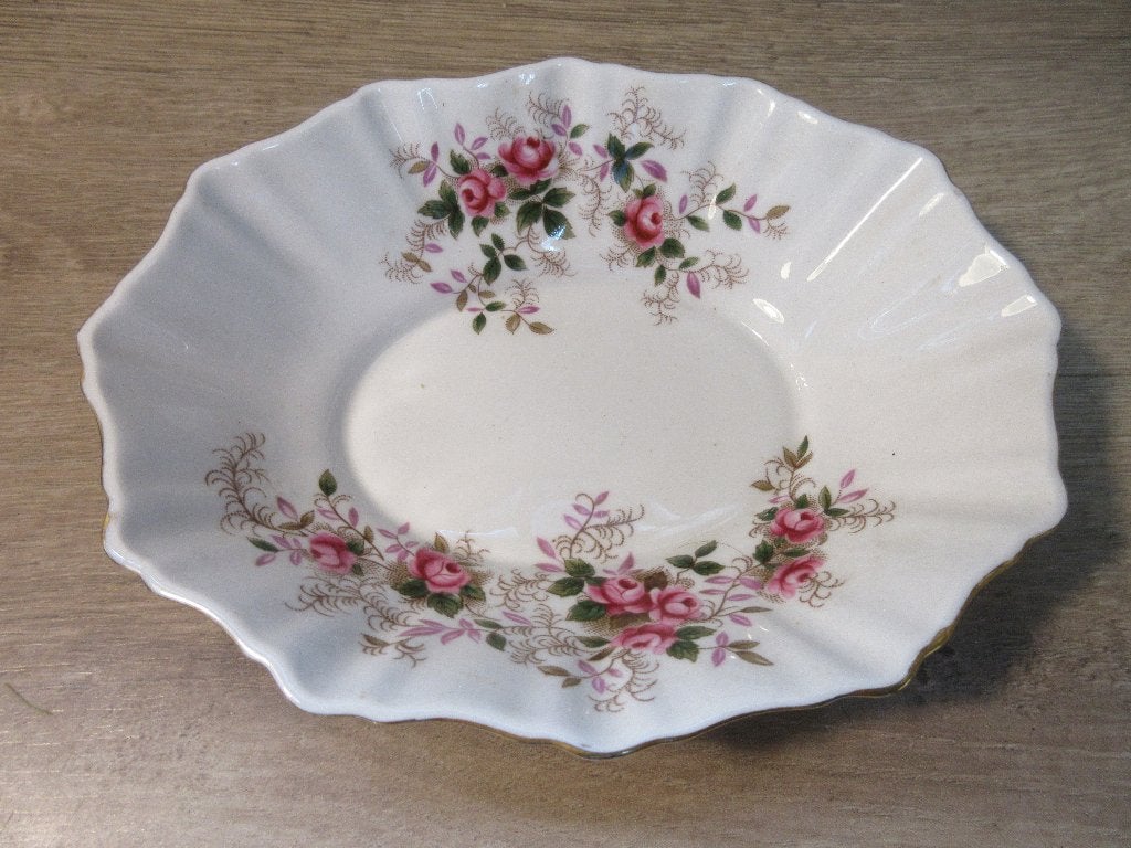 Royal Albert Lavender Rose schaaltje, Antiek en Kunst, Antiek | Servies los, Ophalen of Verzenden