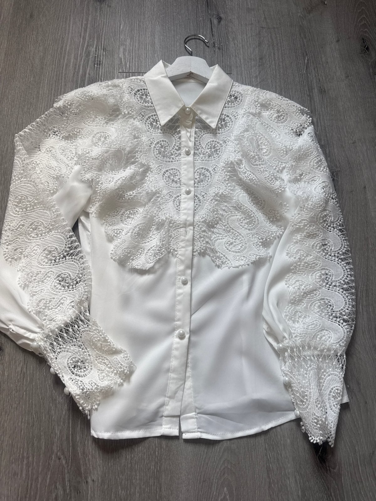 Prachtige splinternieuwe blouse met kant, Ophalen of Verzenden, Nieuw, Maat 38/40 (M), Wit