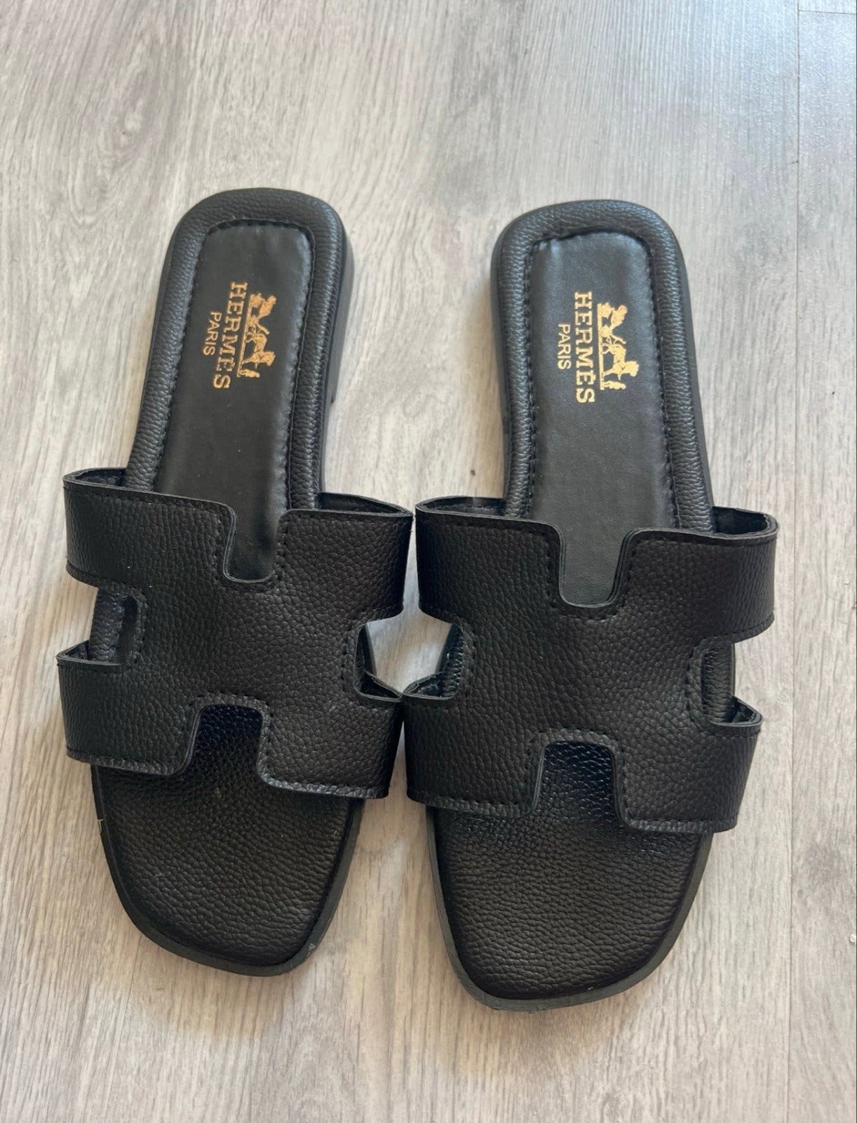 Zwarte Hermes-stijl sandalen - Maat 40, Ophalen of Verzenden, Zo goed als nieuw, Zwart, Sandalen of Muiltjes