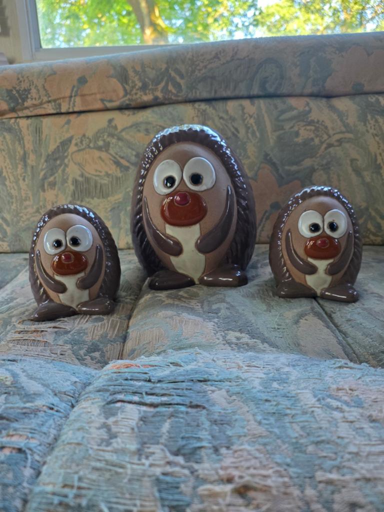 Set van 3 decoratieve egels, keramiek, Verzamelen, Dierenverzamelingen, Ophalen of Verzenden, Zo goed als nieuw, Overige soorten