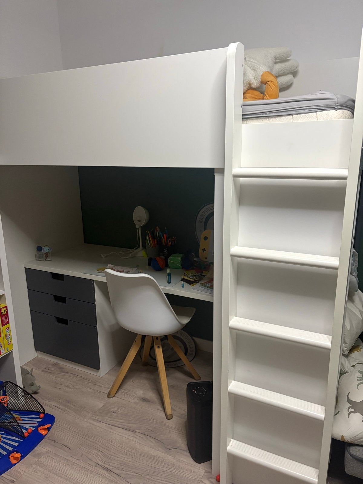 IKEA Småstad Hoogslaper met bureau, kast en matras, Ophalen of Verzenden, Gebruikt, Eenpersoons, Hoogslaper
