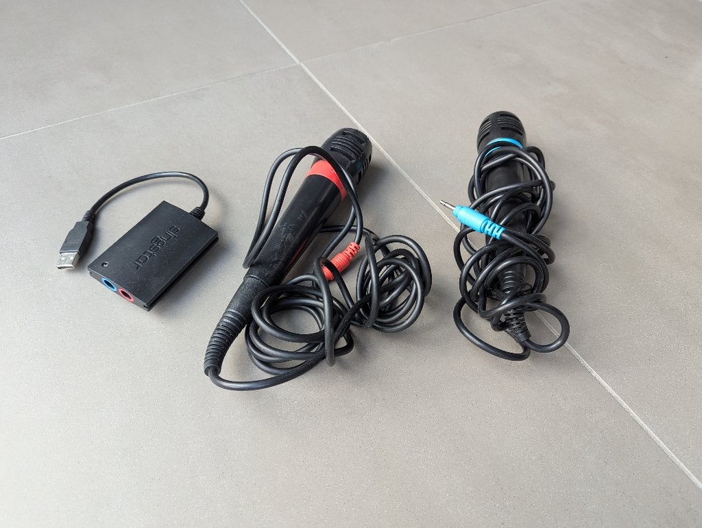 2x Org Singstar Mic's + 7 games PS2, Ophalen, Muziek, Eén computer, Zo goed als nieuw