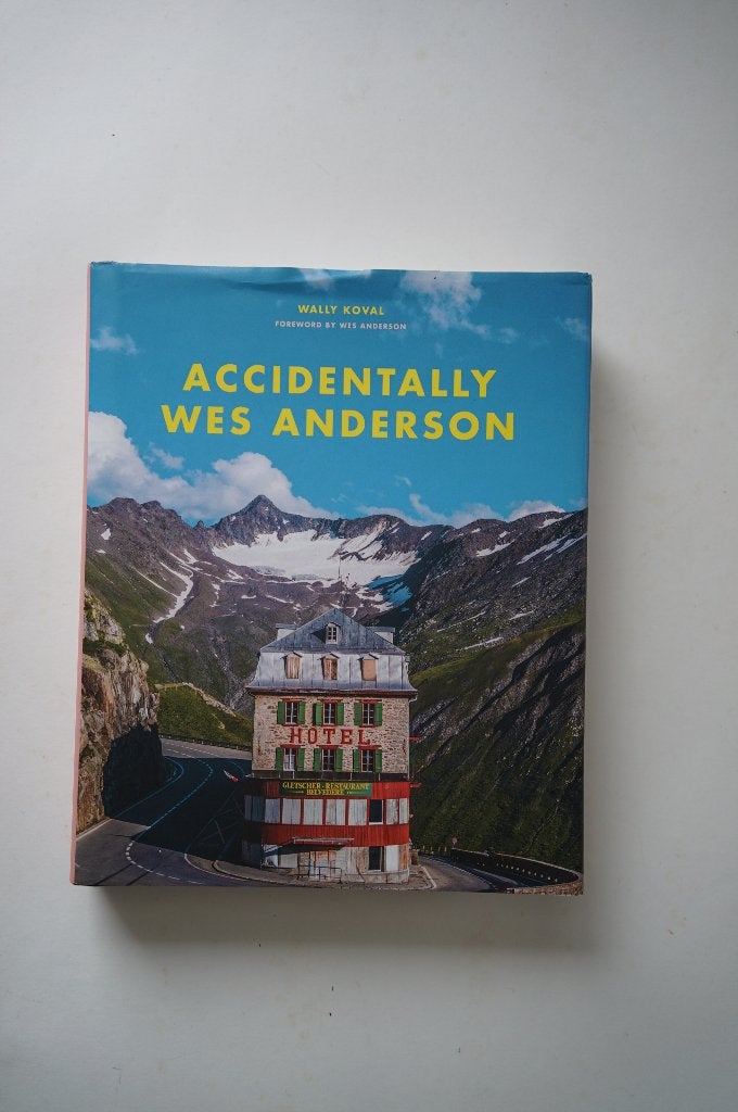 fotoboek Accidentally Wes Anderson Wally Koval, Fotografie algemeen, Zo goed als nieuw, Wally Koval, Ophalen of Verzenden