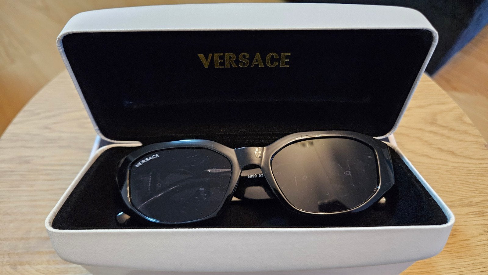 Versace Zonnebril Zwart, Ophalen of Verzenden, Nieuw, Zwart, Overige merken