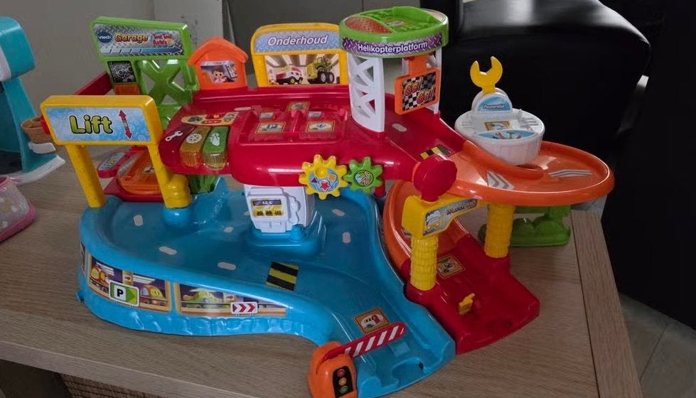 VTech Toet Toet Auto Garage met Takel - Zo goed als nieuw, Ophalen, Zo goed als nieuw, 2 tot 4 jaar