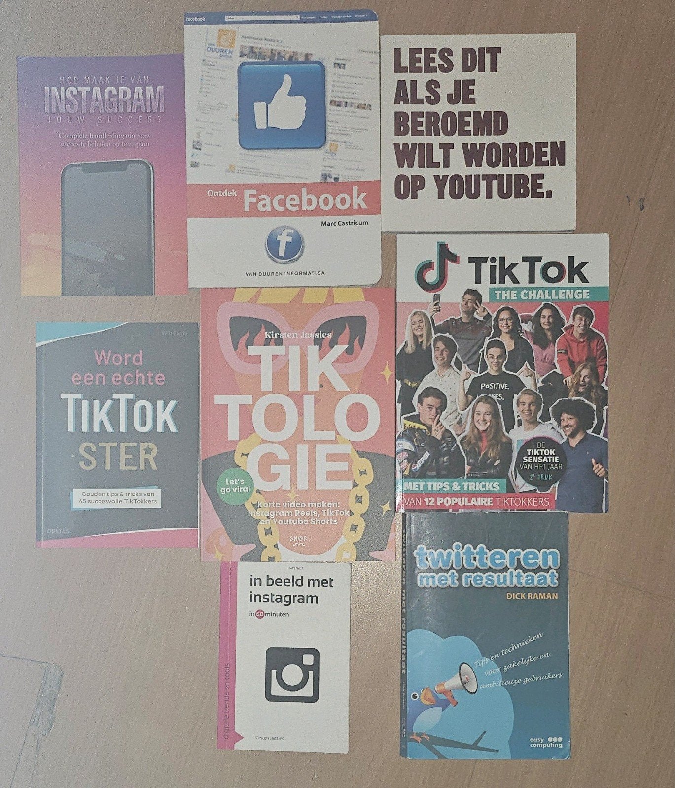 Boeken over Social Media: TikTok, YouTube, Facebook, Instagr, Boeken, Informatica en Computer, Ophalen of Verzenden, Zo goed als nieuw