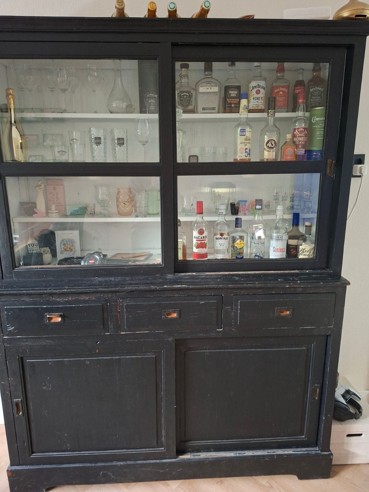 Zwart geverfde buffetkast - 150x47x200 cm, Huis en Inrichting, Ophalen, Gebruikt, 100 tot 150 cm, 200 cm of meer