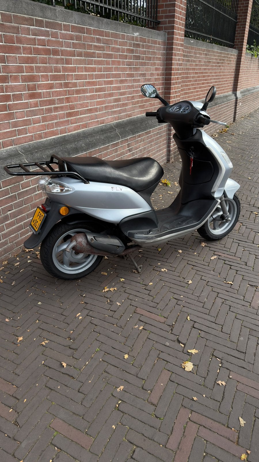 Foto 4 van Piaggio Fly 2T 2011 | Mag in Milieuzone | Weinig KM