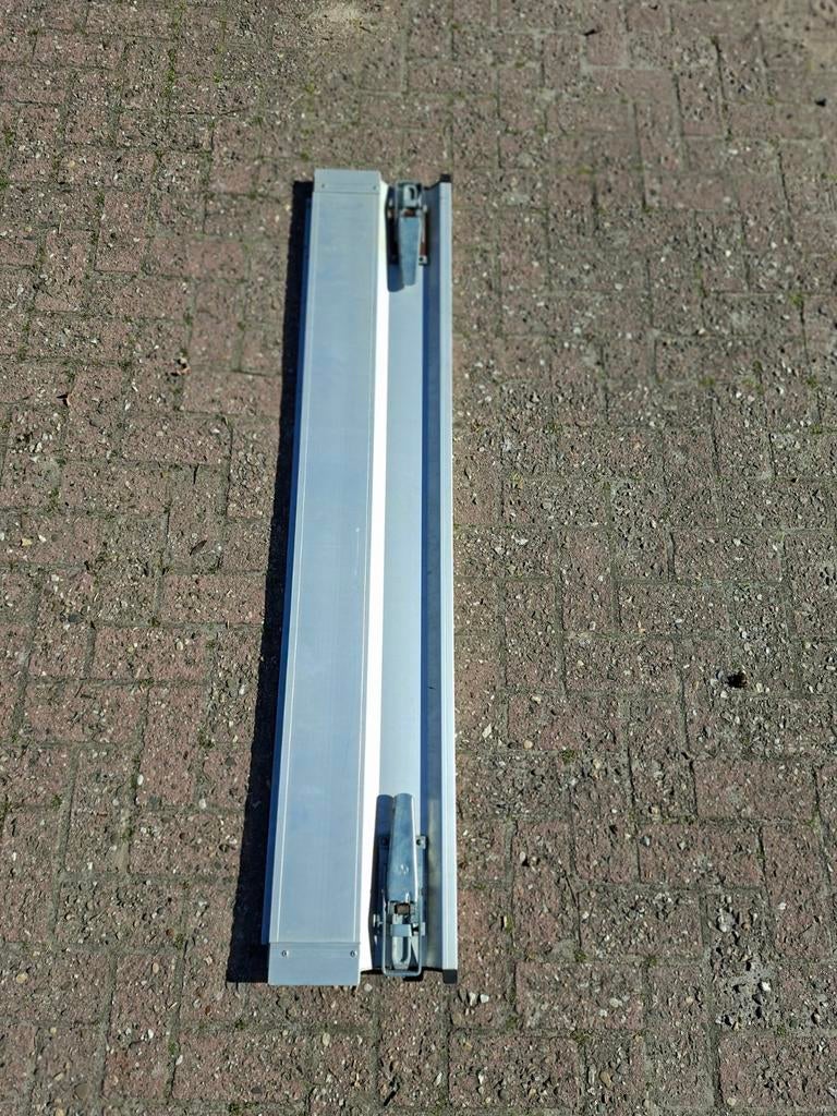 Achterklep voor Hapert aanhangwagen met rongen, Ophalen