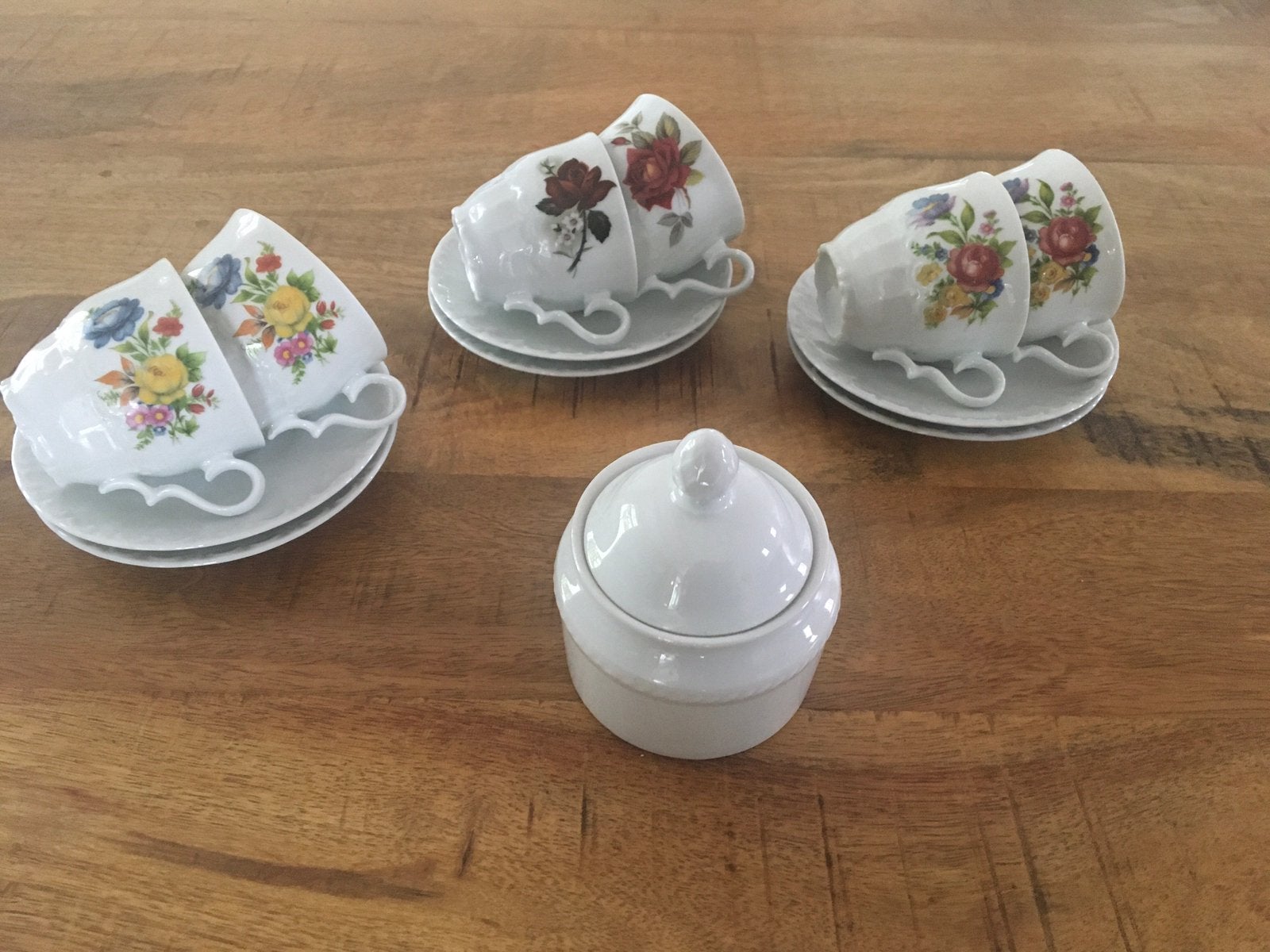 Vintage kop en schotels bloemmotief, Ophalen of Verzenden