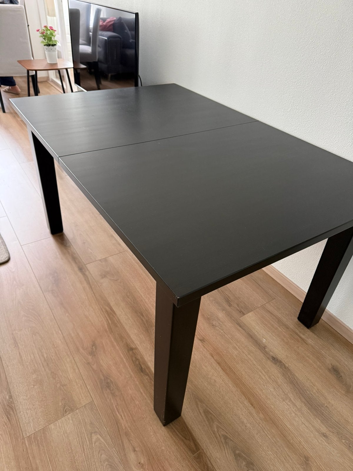 Modern Black Dining Table – Great Condition!, Huis en Inrichting, Tafels | Eettafels, Gebruikt, 50 tot 100 cm, 100 tot 150 cm