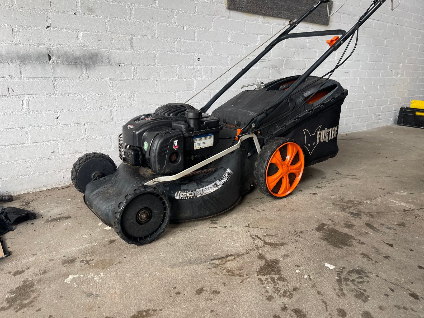 Fuxtec FX-RM18BS Briggs & Stratton, Ophalen, Cirkelmaaier, Gebruikt, Opvangbak