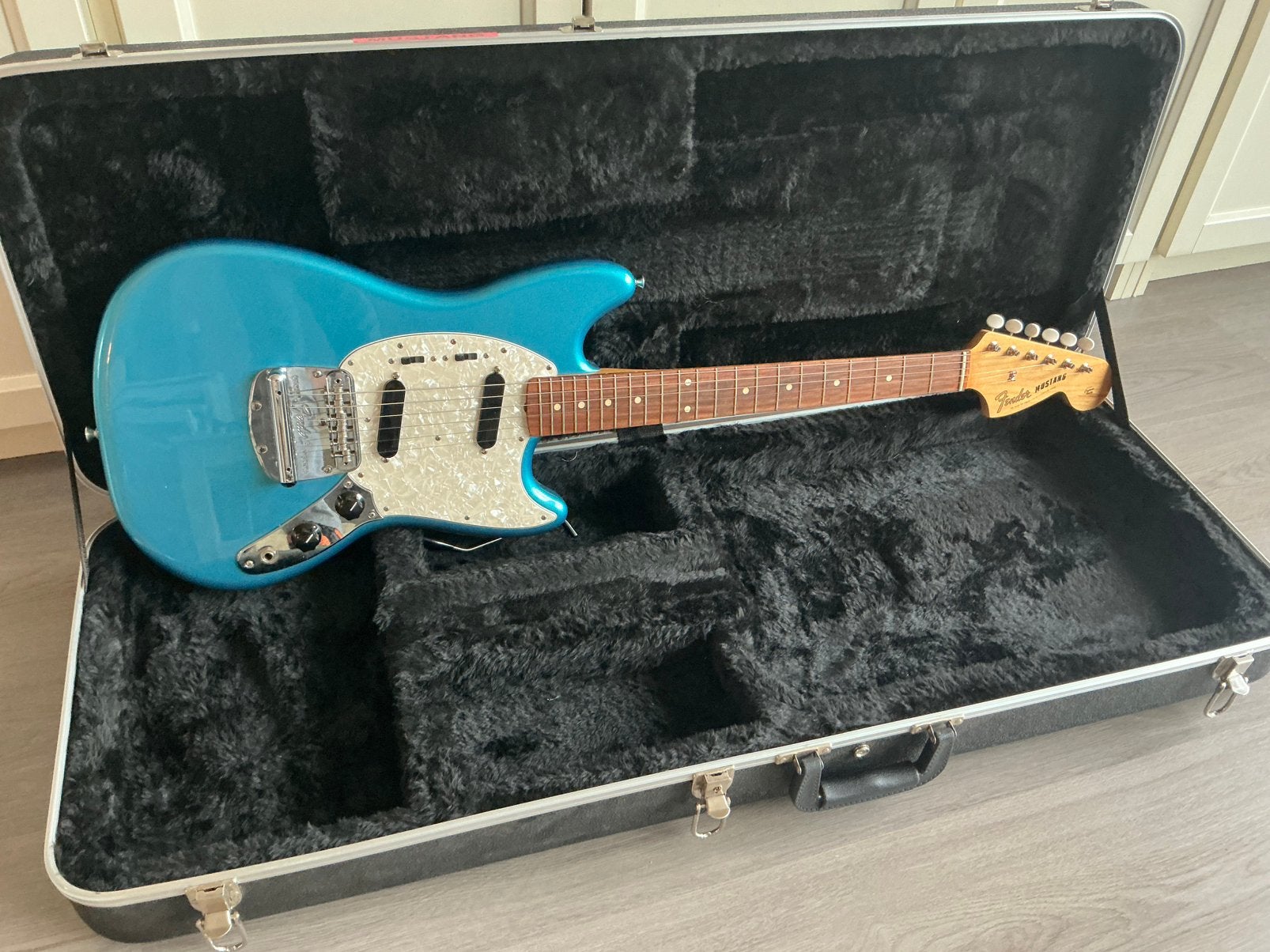 Fender Vintera Mustang, Muziek en Instrumenten, Instrumenten | Onderdelen, Ophalen of Verzenden, Zo goed als nieuw