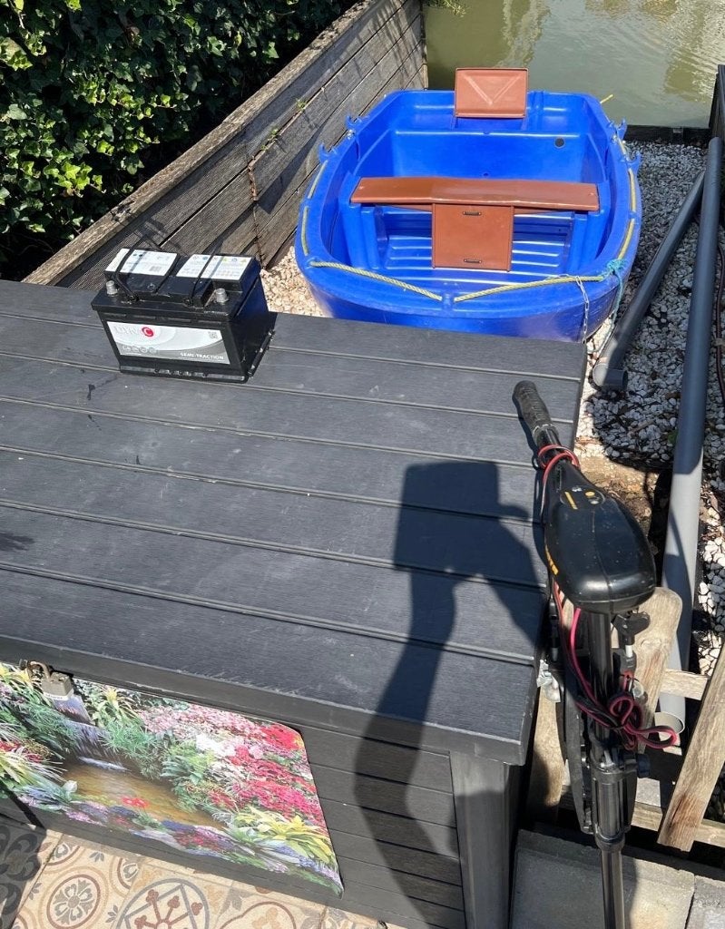 Kunststof boot met elek. motor, Ophalen, Gebruikt