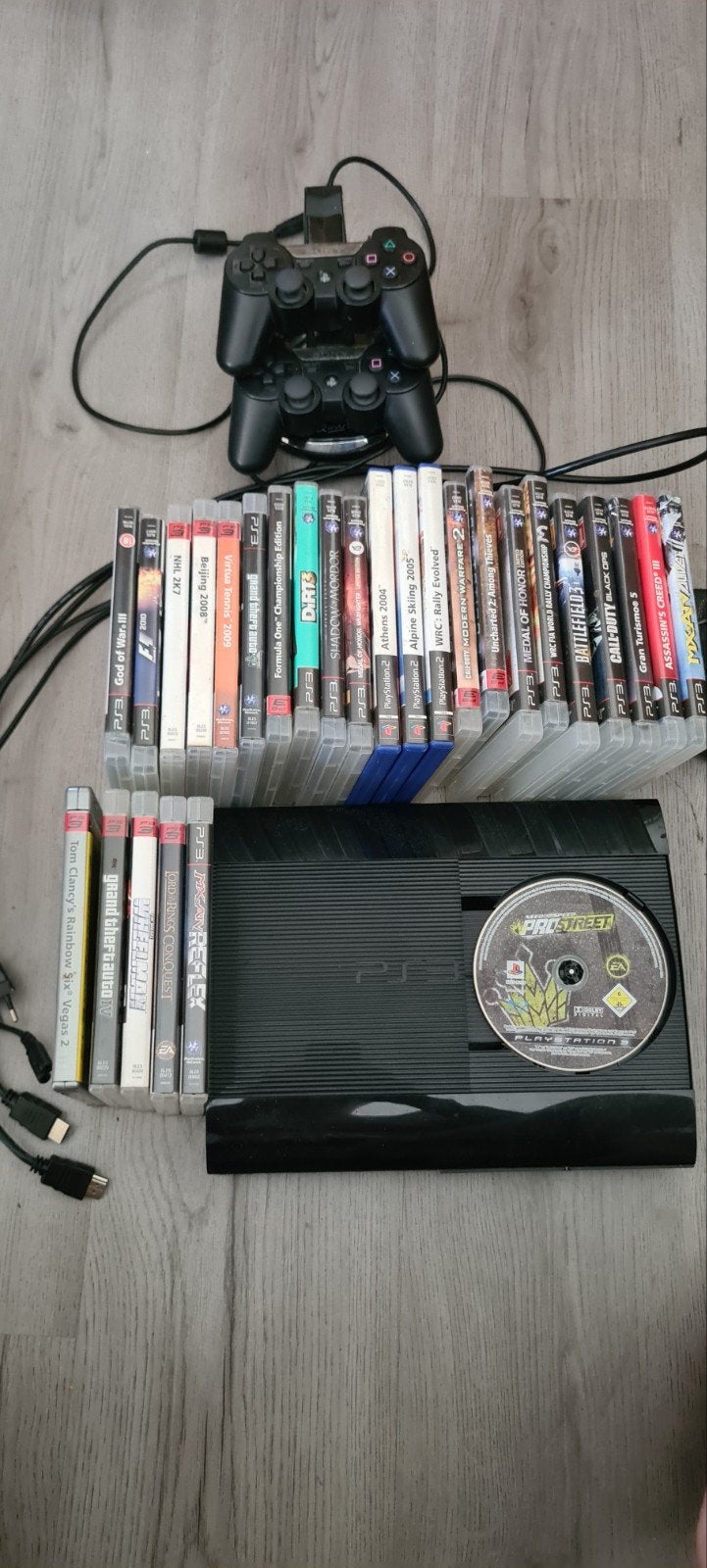 PlayStation 3 SuperSlim met 2 Controllers en 20+ Games, Spelcomputers en Games, Games | Sony PlayStation 3, Gebruikt, Vanaf 18 jaar