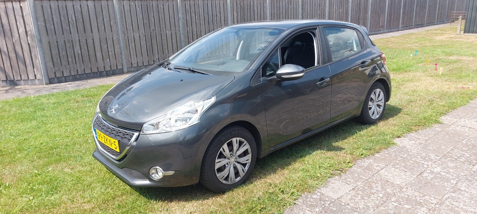 Peugeot 208 1.2 VTi 82PK 2012 Grijs, Auto's, Voorwielaandrijving, 31 €/maand, 1199 cc, Handgeschakeld