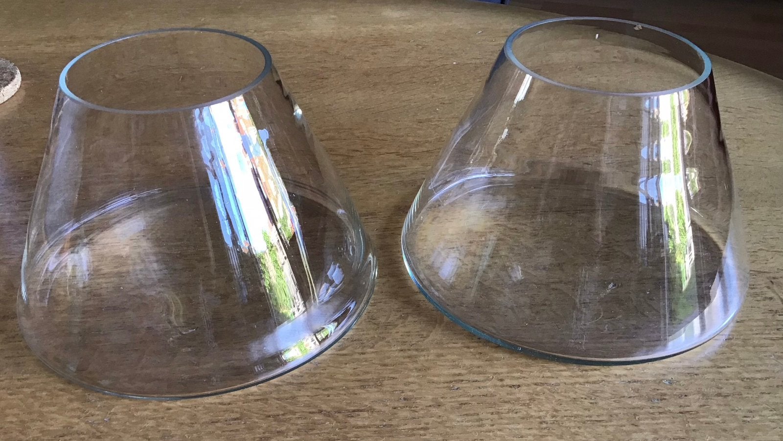 2 glazen vazen hoogte 11 cm, onderzijde 17 cm, Huis en Inrichting, Woonaccessoires | Vazen, Ophalen of Verzenden, Zo goed als nieuw