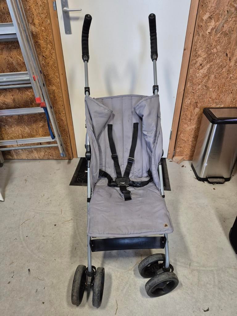 Compacte grijze buggy - Ideaal voor onderweg, Kinderen en Baby's, Ophalen, Gebruikt, Overige merken