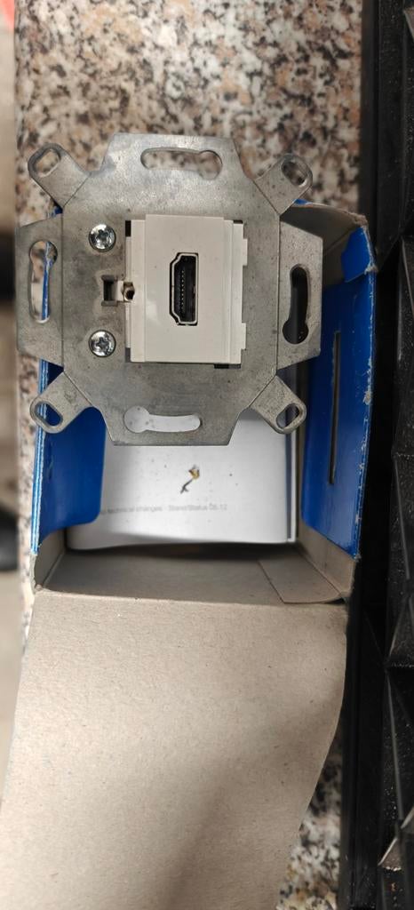 Busch-Jaeger HDMI aansluitdoos met schroefklemmen, Ophalen of Verzenden, Nieuw, Minder dan 2 meter, HDMI-kabel