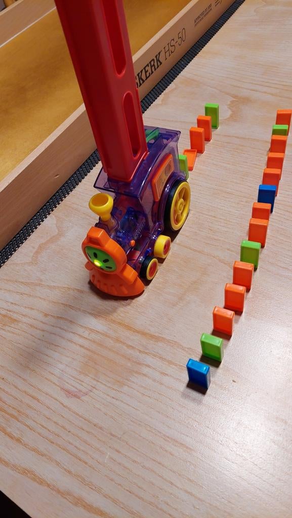 Domino Trein Speelgoed - Automatische Dominolegger, Ophalen of Verzenden, Gebruikt, Jongen of Meisje