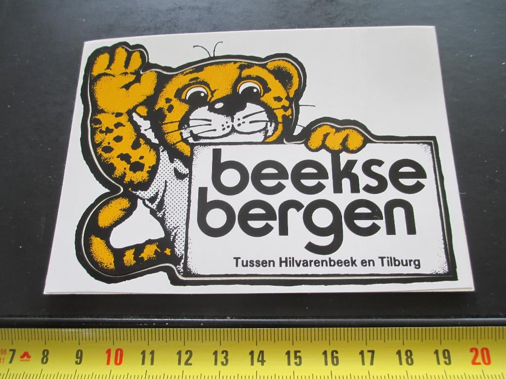sticker Beekse Bergen Tussen Hilvarenbeek en Tilburg *, Verzamelen, Stickers, Ophalen, Zo goed als nieuw