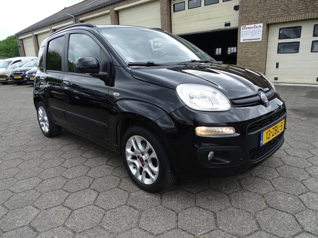Fiat Panda 0.9 TwinAir Lounge AIRCO/BT/LMV/5 DEURS, Voorwielaandrijving, Euro 5, Zwart, Panda
