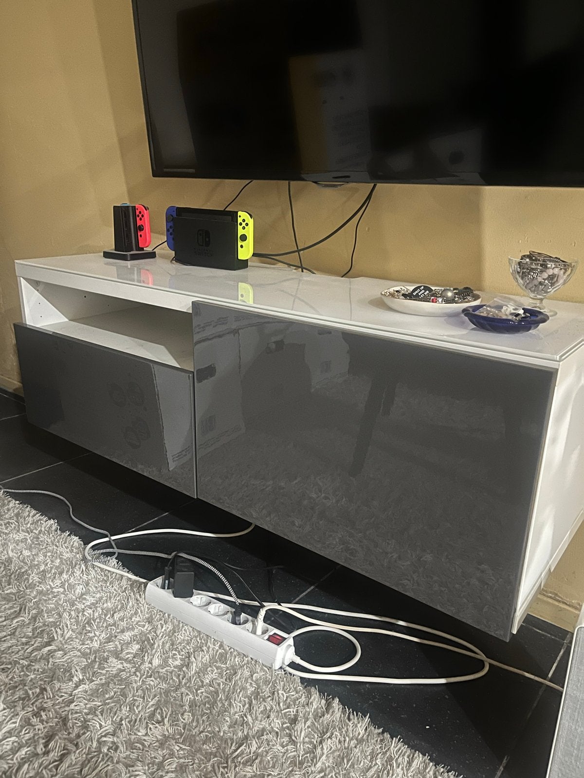 Ikea Besta grijs hoogglans met glasplaat, Ophalen, Kunststof, Gebruikt, 100 tot 150 cm