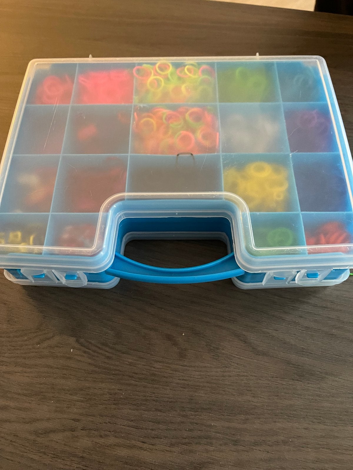 Grote Loom Bands set met opbergdoos en accessoires, Hobby en Vrije tijd, Ophalen of Verzenden, Zo goed als nieuw, Overige typen