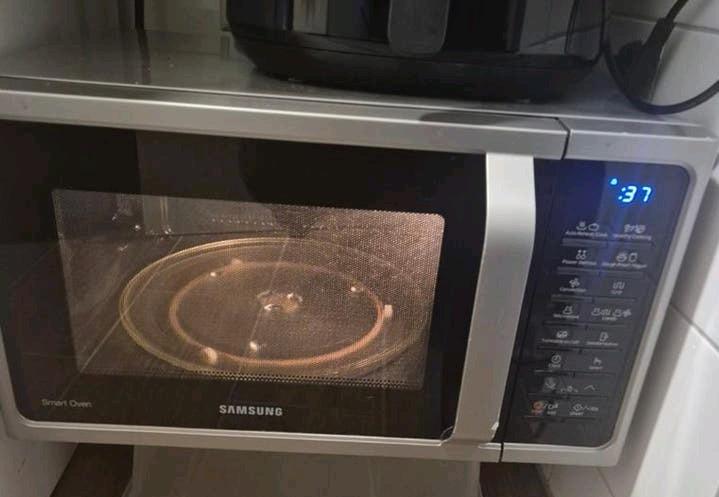 Samsung MC28H5015AW Combi-magnetron - Consumentenbond Award, Witgoed en Apparatuur, Magnetrons, Combimagnetron, Crisp, Gebruikt