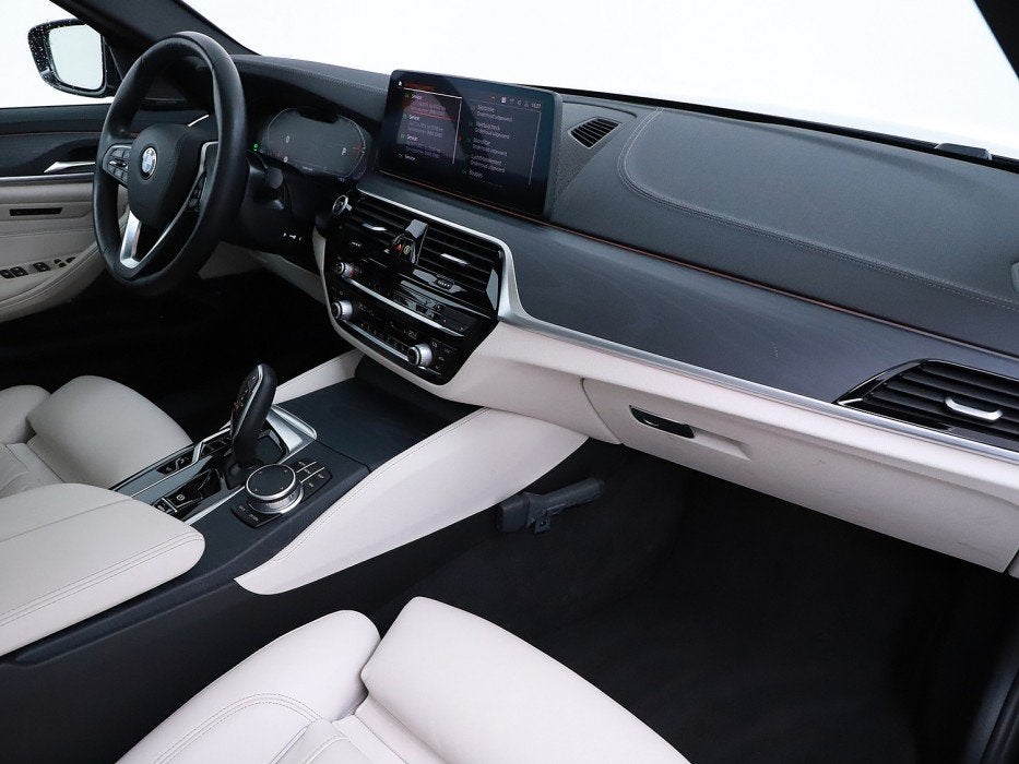 Foto 30 van BMW 5 Serie Touring 520i High Executive | Pano | Leder | 04-