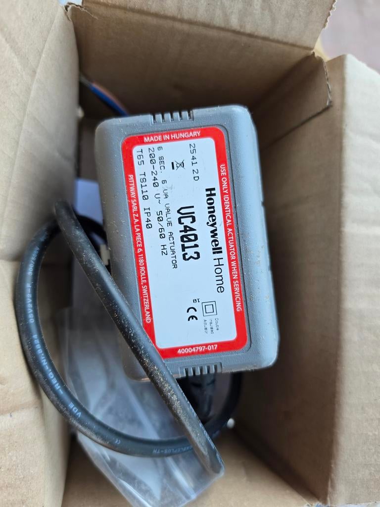Honeywell tweewegklep VC4013 - Nieuw in doos, Doe-het-zelf en Verbouw, Minder dan 30 cm, Overige typen, Nieuw, Minder dan 60 cm