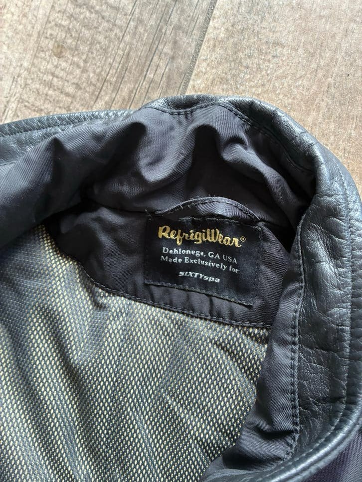 RefrigiWear jas maat M- Italiaans design! Als Nieuw, Ophalen of Verzenden, Zo goed als nieuw, Maat 38/40 (M), Zwart