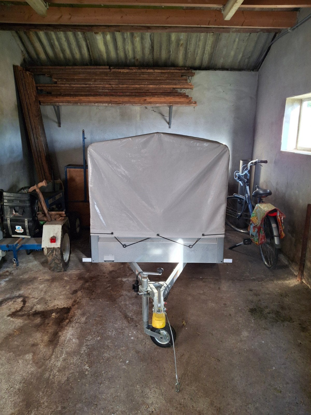 Humbaur huifkar met 4-persoons tent en toebehoren, Ophalen