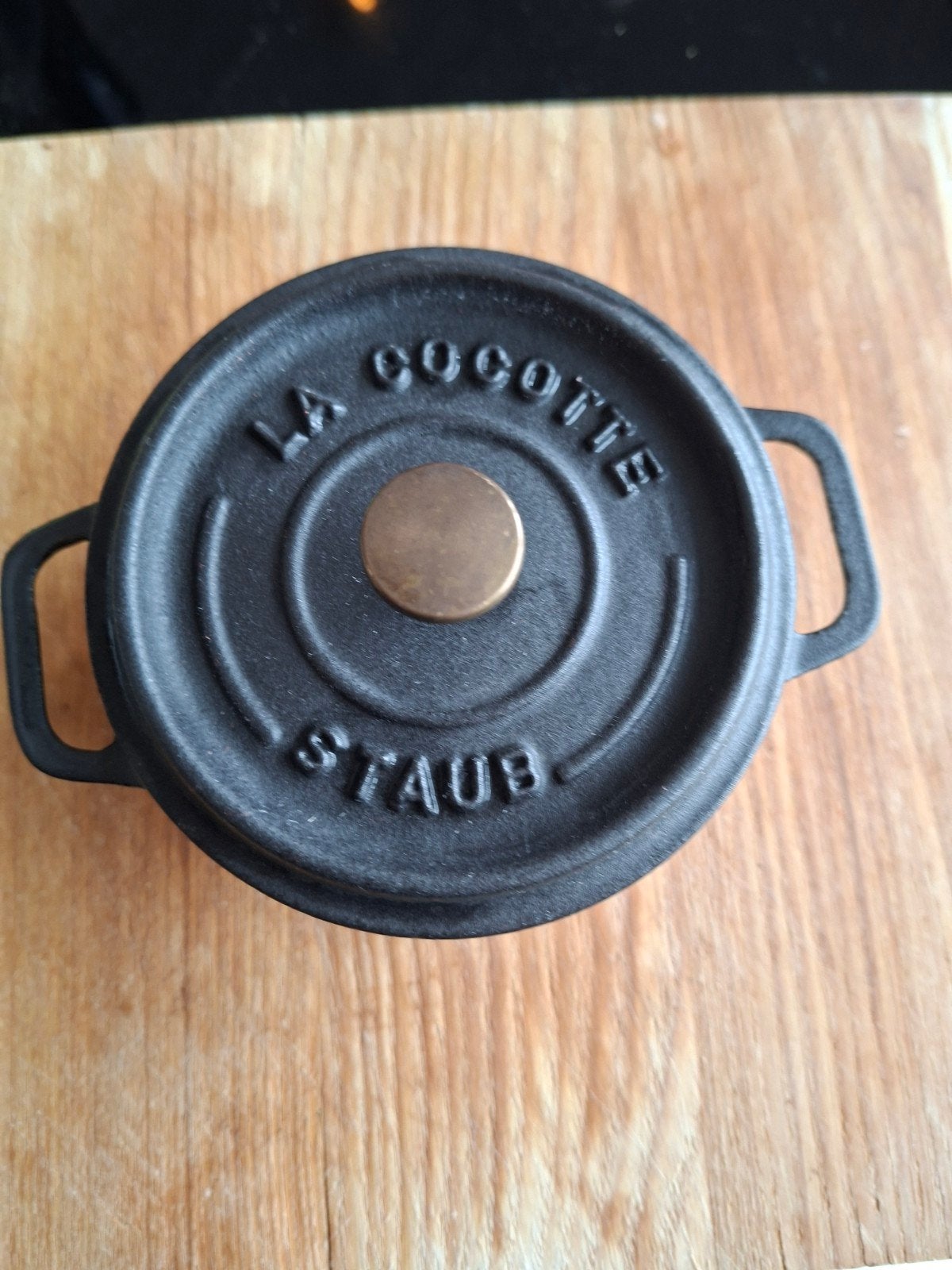 Staub La Cocotte Gietijzeren Pannetje - Zo goed als nieuw, Huis en Inrichting, Ophalen of Verzenden, Zo goed als nieuw, Met deksel