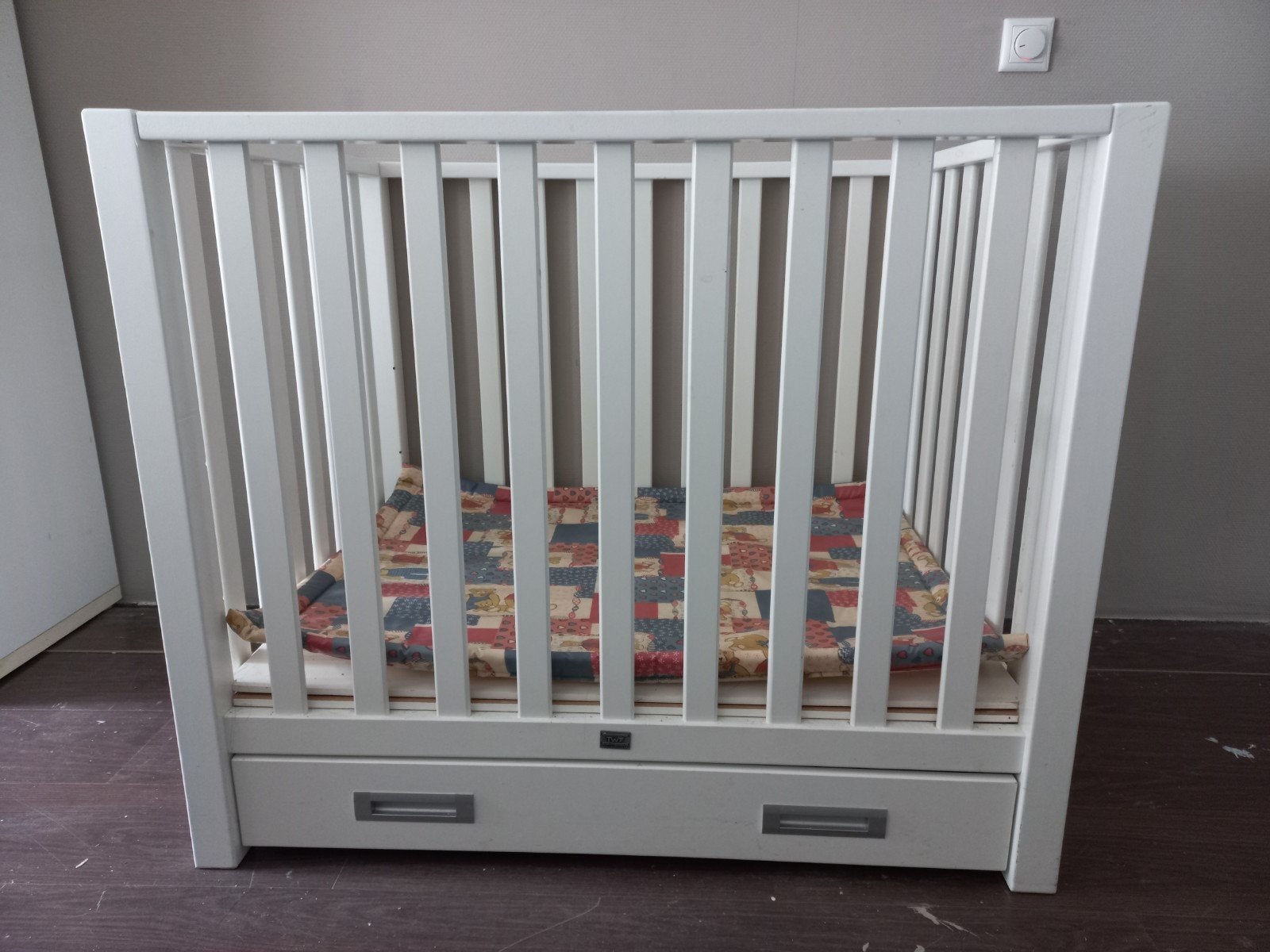 Witte houden box (Ikea) met mattress en hoeslaken, Ophalen, Zo goed als nieuw
