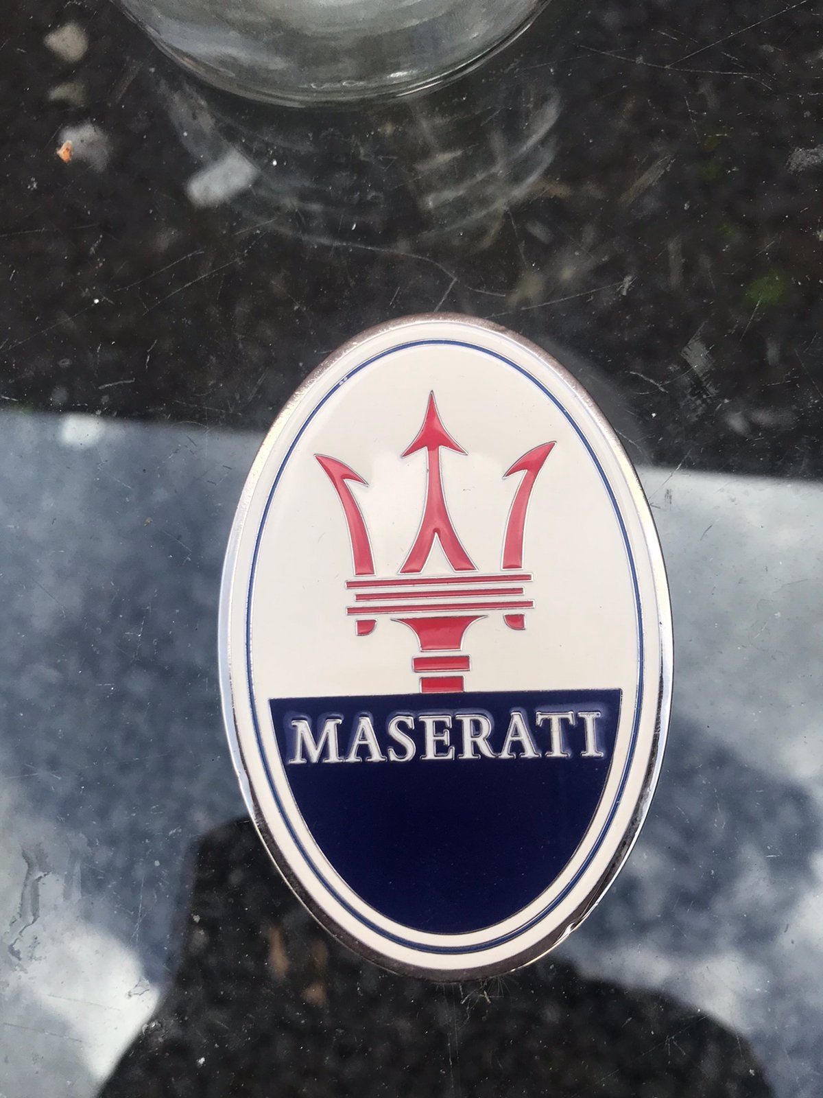 MASERATI emaille bordje / badge, Ophalen of Verzenden, Zo goed als nieuw, Auto's