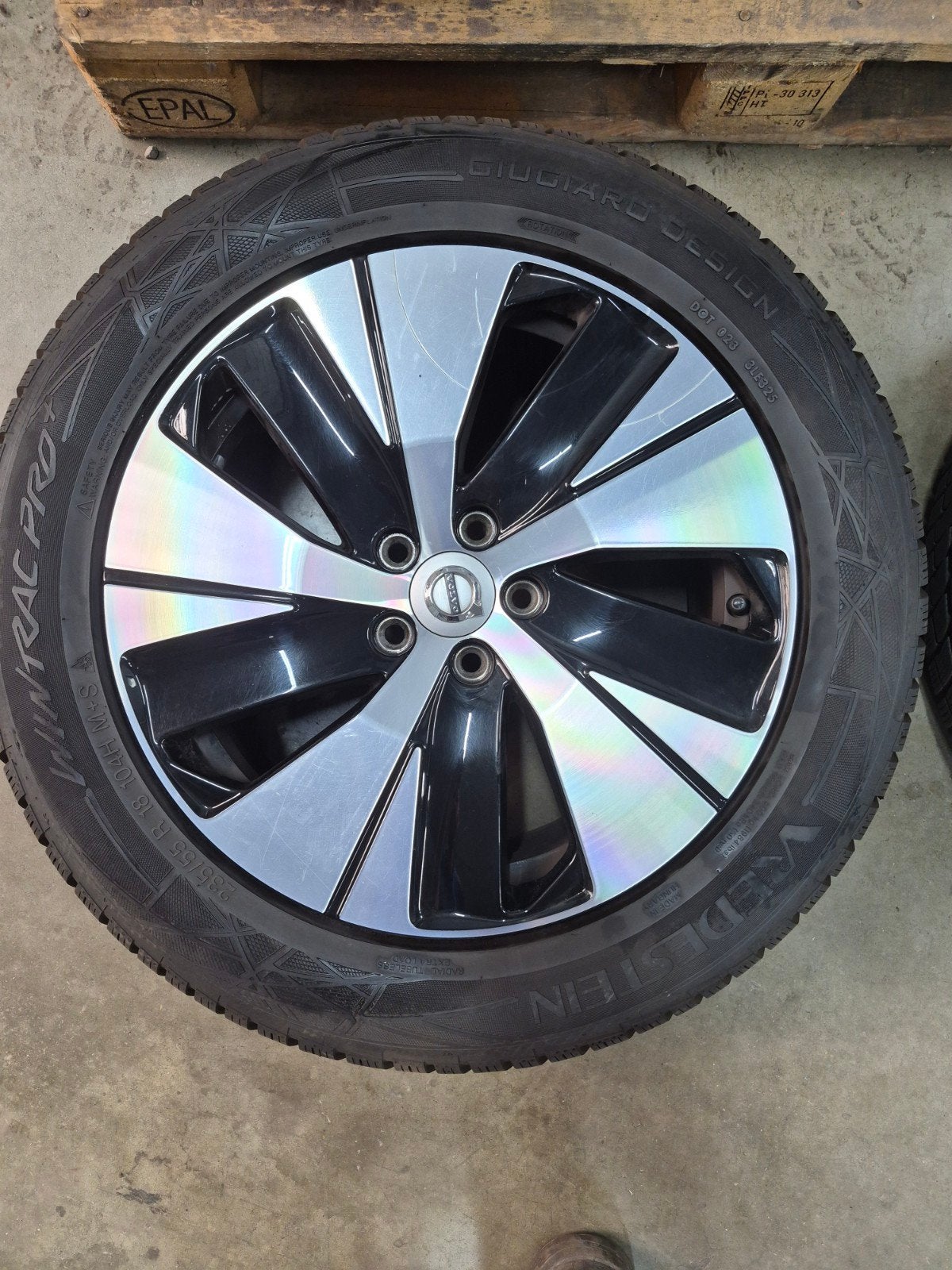 volvo velgen met z.g.a.n winterbanden, Auto-onderdelen, Banden en Velgen, Ophalen, 18 inch, Winterbanden, Banden en Velgen