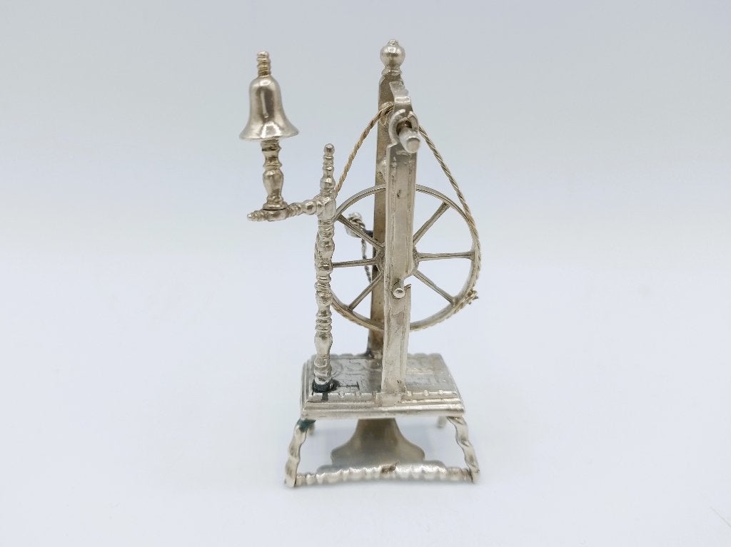 Zilveren miniatuur spinnewiel, W. Jansen, Amsterdam, 1665, Antiek en Kunst, Antiek | Goud en Zilver, Verzenden, Zilver