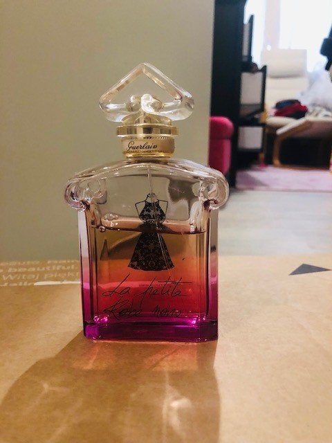 La Petit Robe Noire hippie / edp, Sieraden, Tassen en Uiterlijk, Uiterlijk | Parfum, Zo goed als nieuw, Ophalen of Verzenden