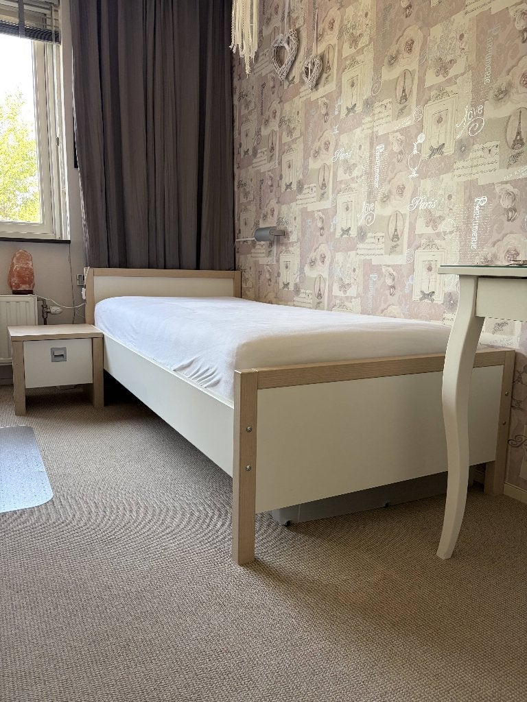 Vroomshoop Eenpersoonsbed inclusief nachtkastje, Ophalen, Gebruikt, 90 cm, Eenpersoons