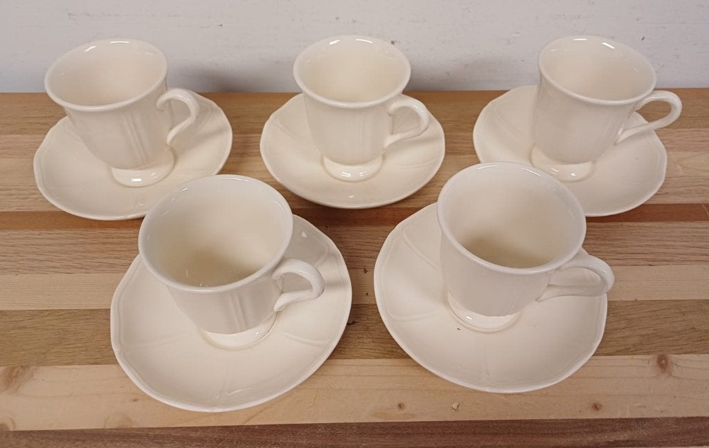 Wedgwood Queen's Plain - 5 kop en schotel, Huis en Inrichting, Keuken | Servies, Ophalen of Verzenden, Zo goed als nieuw, Porselein