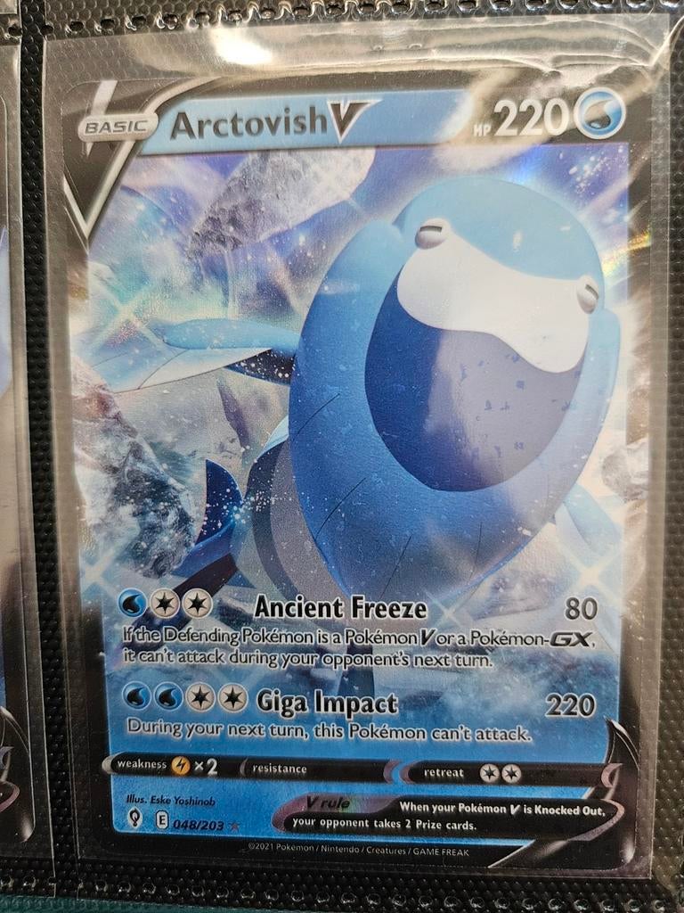 Pokemon Arctovish V 048/203 Evolving Skies, Ophalen of Verzenden, Zo goed als nieuw, Losse kaart, Foil