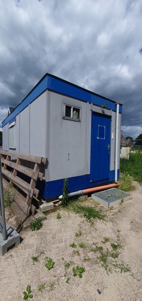 Bouwkeet 3,00 x 7,25 meter compleet met toilet en keukenblok