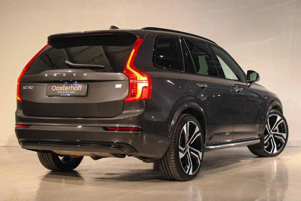 Volvo XC90 2.0 T8 Recharge AWD Ultra Dark B&W | PANO | LUCHT, Gebruikt, 4 cilinders, 1969 cc, 7 stoelen