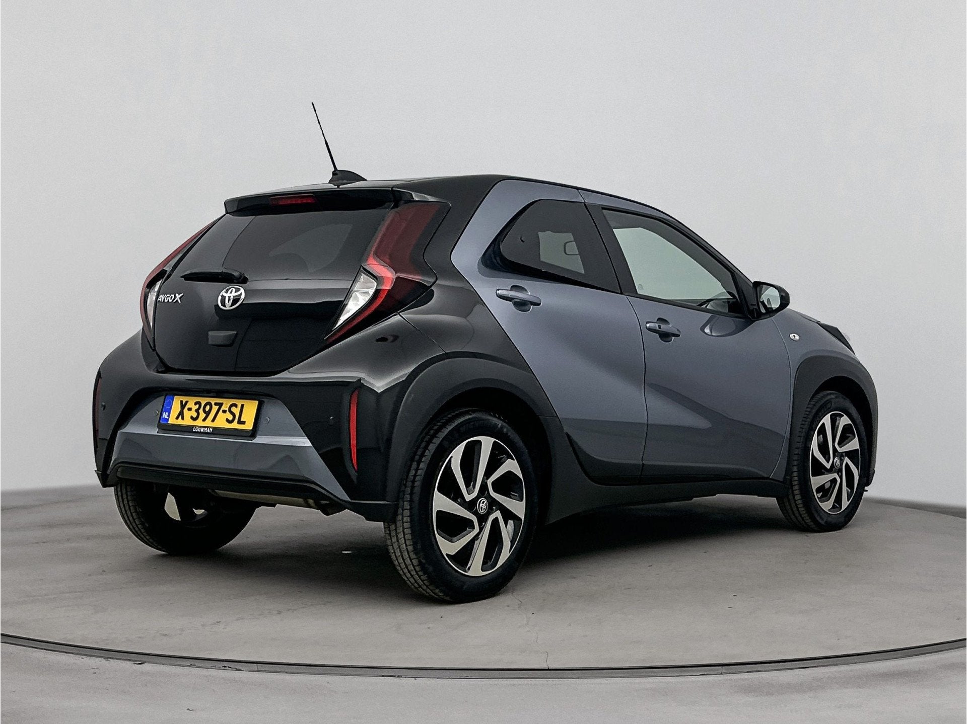 Toyota Aygo X 1.0 VVT-i MT Premium | Dealeronderhouden | JBL, Auto's, Toyota, Voorwielaandrijving, 12 maanden, Gebruikt, 4 stoelen