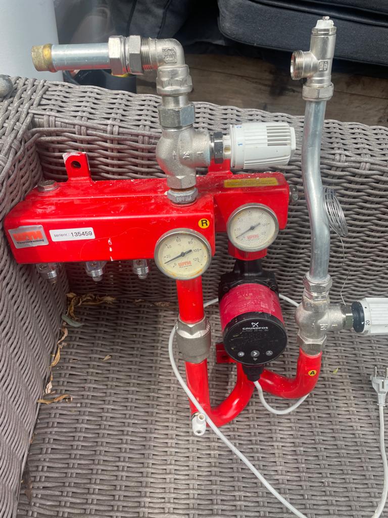 Vloerverwarming verdeler met Grundfos Alpha2 pomp, 30 tot 80 cm, Overige typen, Minder dan 60 cm, Ophalen of Verzenden