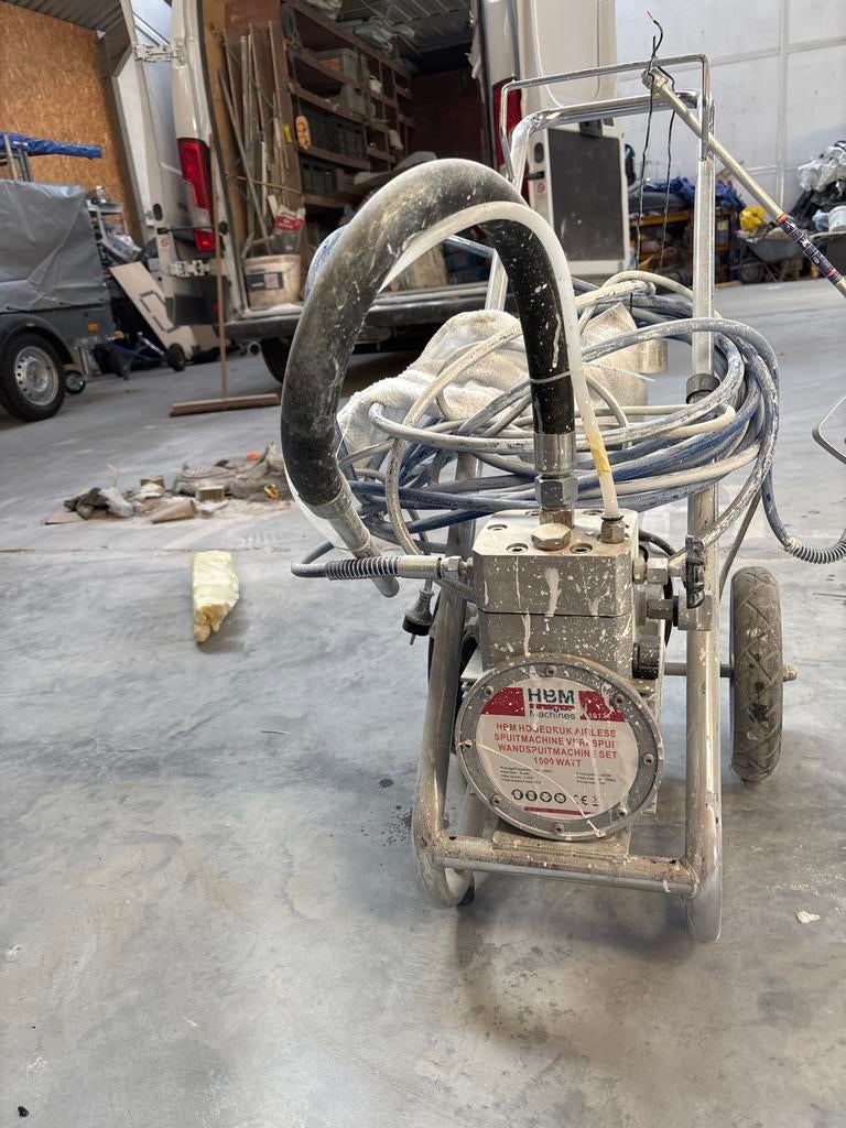 Airless Spuitmachine 1500W, Doe-het-zelf en Verbouw, Schildersmaterialen, Ophalen, Gebruikt, Verfspuit of Verfpomp