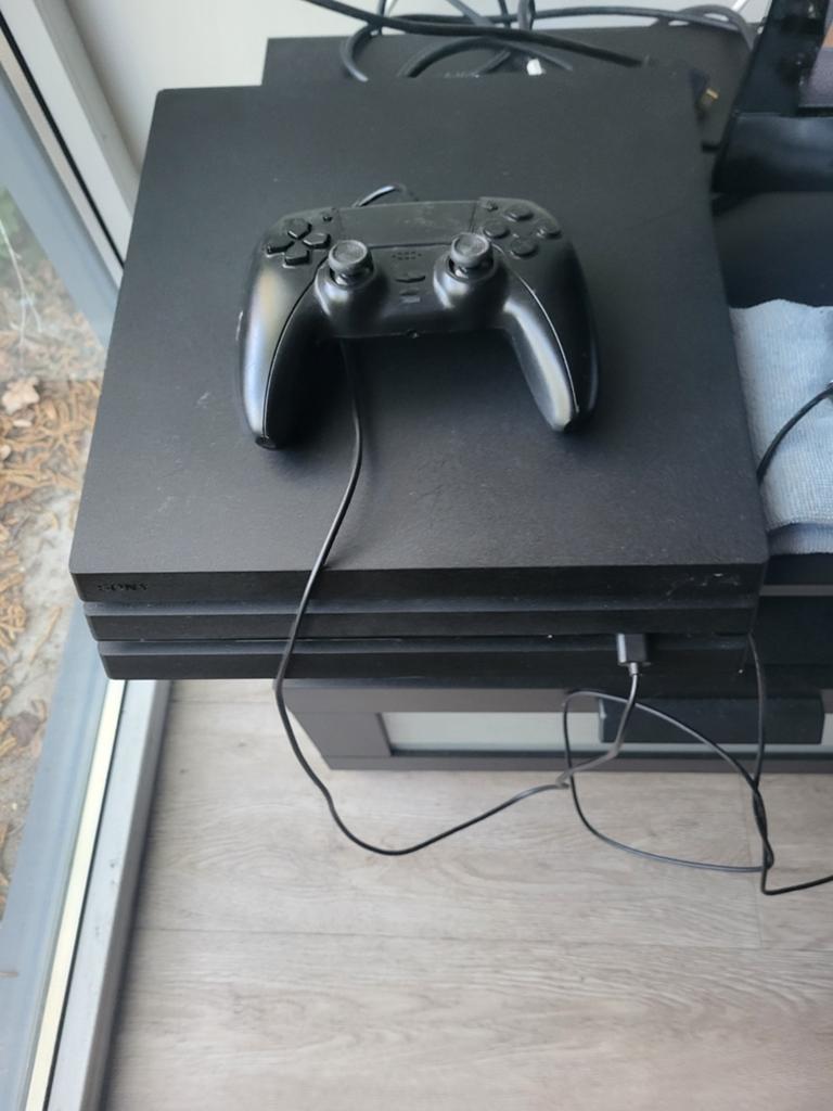PlayStation 4 Pro met controller, Ophalen of Verzenden, Zo goed als nieuw, 1 TB, Met 1 controller