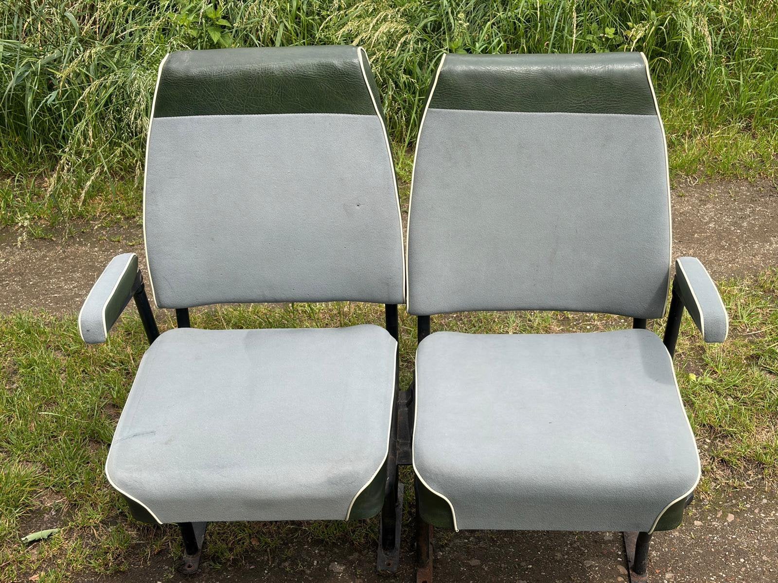 Stoelen uit Mercedes 508 politiebus - vloermontage, Auto-onderdelen, Interieur en Bekleding, Ophalen, Gebruikt, Mercedes-Benz