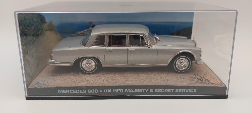 #32 Mercedes Benz 600 James bond auto met boekje, Verzenden, Nieuw, Auto, Universal Hobbies